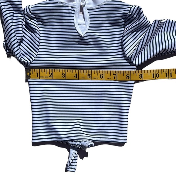 NWT Snapper Rock Rashguard Top
Long Sleeve Navy White stripe 3-6 months UPF 50+ - Picture 5 of 7